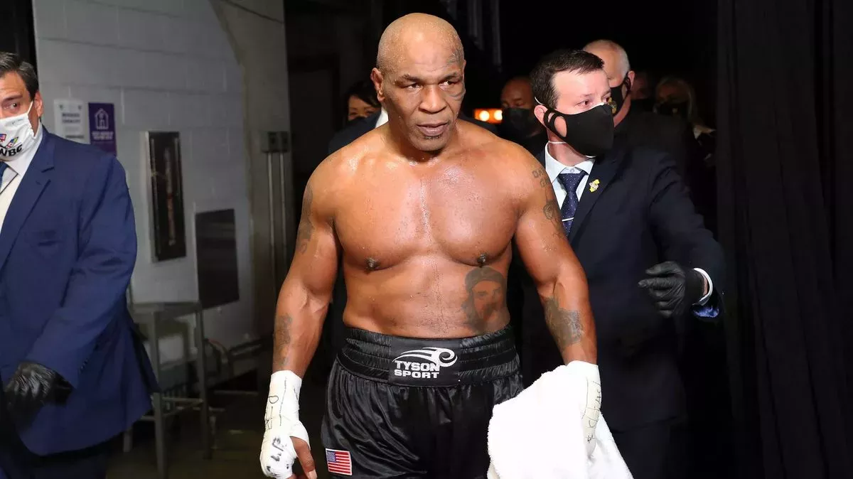 Raději zemřu v ringu než v nemocnici, říká legendární Tyson před trhákem