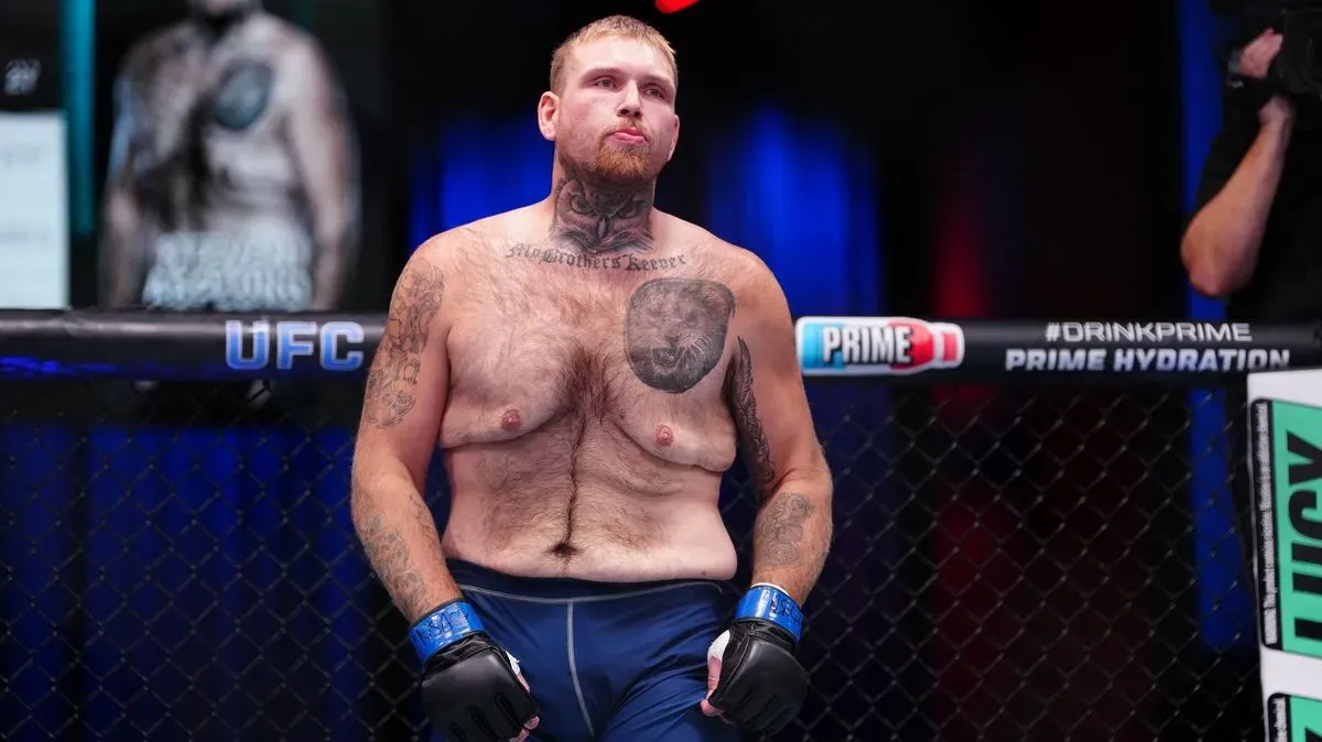 Roste nová hvězda. Bojovník vážil 238 kilo, teď se stal rekordmanem