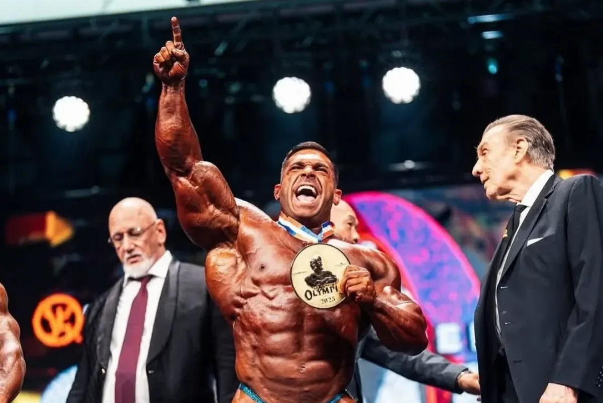 Šampion kulturistiky přiznal vážné zranění. Mohlo mu ukončit kariéru