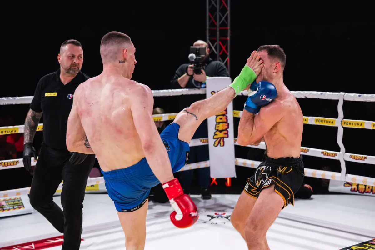 Šampion udělal ze soupeře sekanou. Po drtivém vítězství si opět řekl o Siváka