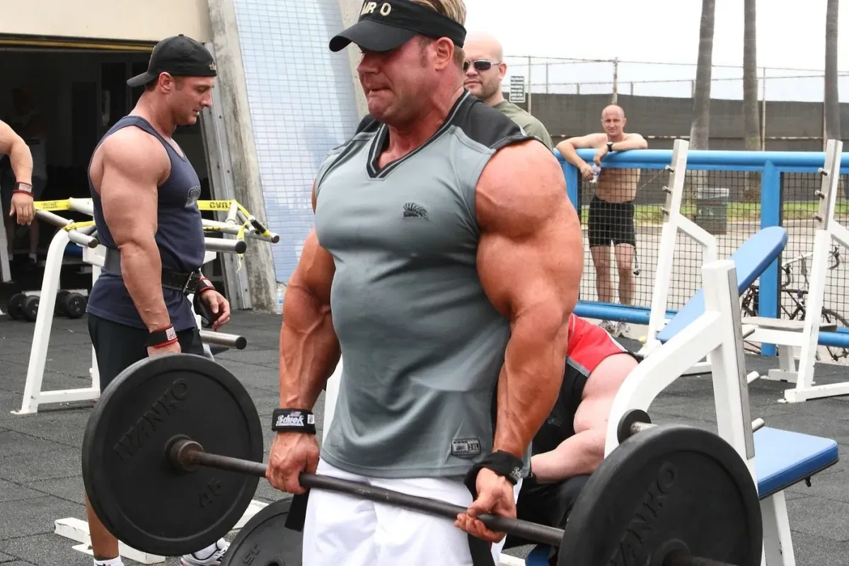 Šampion vytasil fotku z mládí. V 18 letech vypadal neuvěřitelně