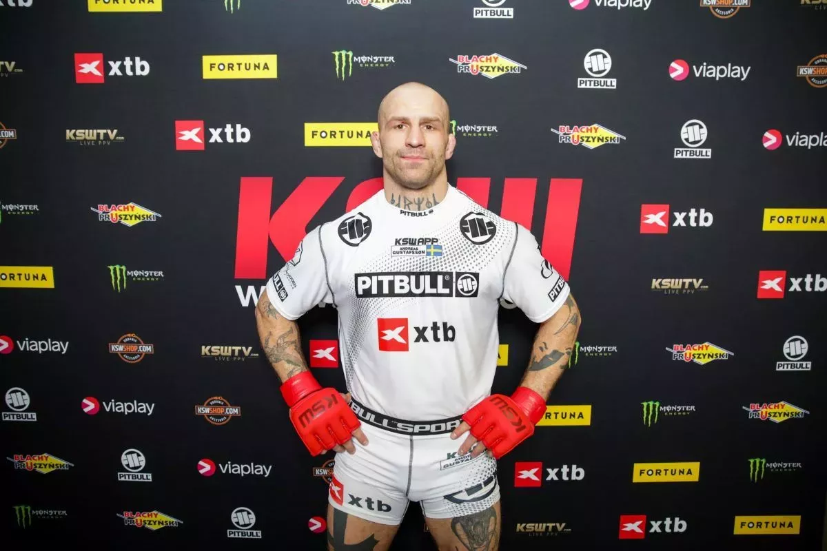 Severský divoch loni složil Hoška, teď se probil do UFC. Koleny zničil soupeře