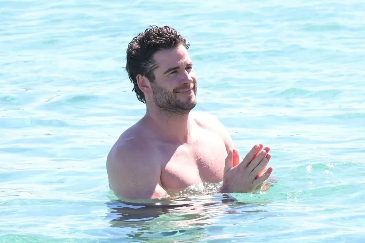 Slavný herec se mění k nepoznání. Fanynky jdou do kolen