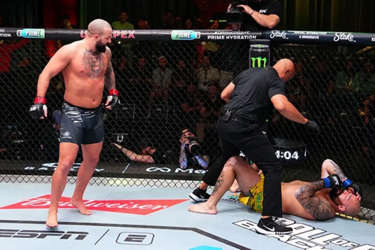 Těžká váha ohromila UFC. Drtivě zničila soupeře, pak bavila proslovem