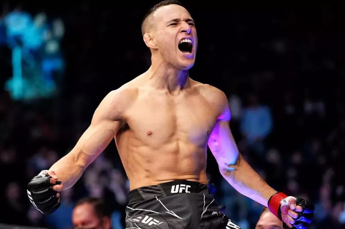 To byla demolice. Ranař z UFC trestal plavákem