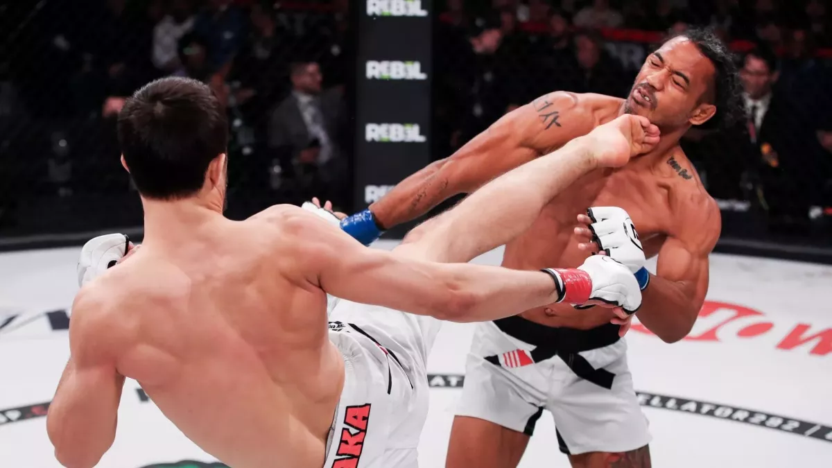 Usman Nurmagomedov spadl při kopu na zadek, ex-šampiona UFC s ním i tak poslal do důchodu