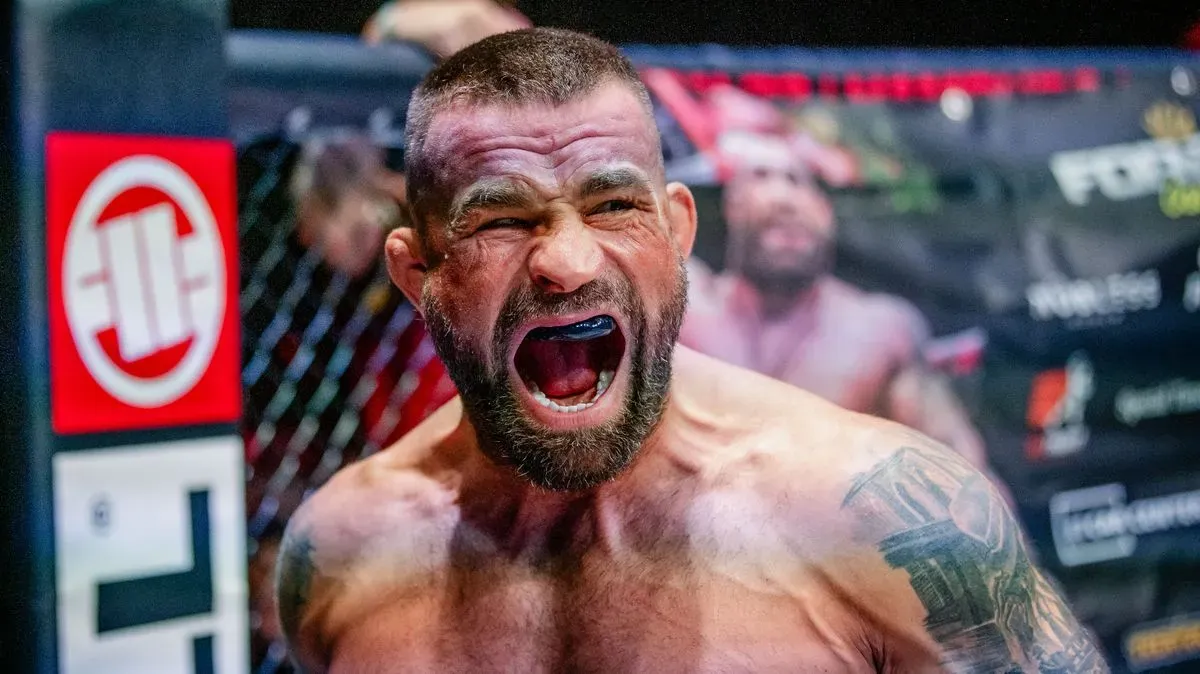 Vémola byl propuštěn z vazby na kauci