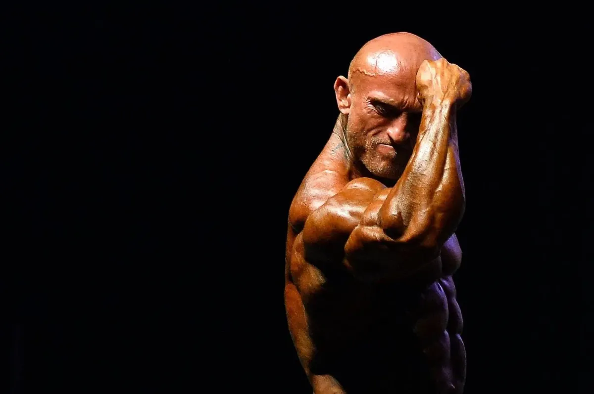 Z dovolené rovnou do špitálu. Český kulturista si nešťastně utrhl stehenní sval