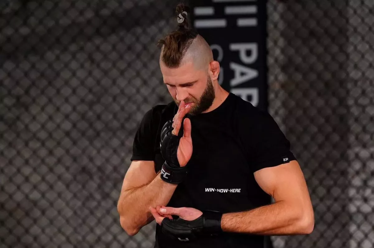 Žádná panika s novým termínem titulové bitvy v UFC. Více času na broušení blesků, píše Procházka