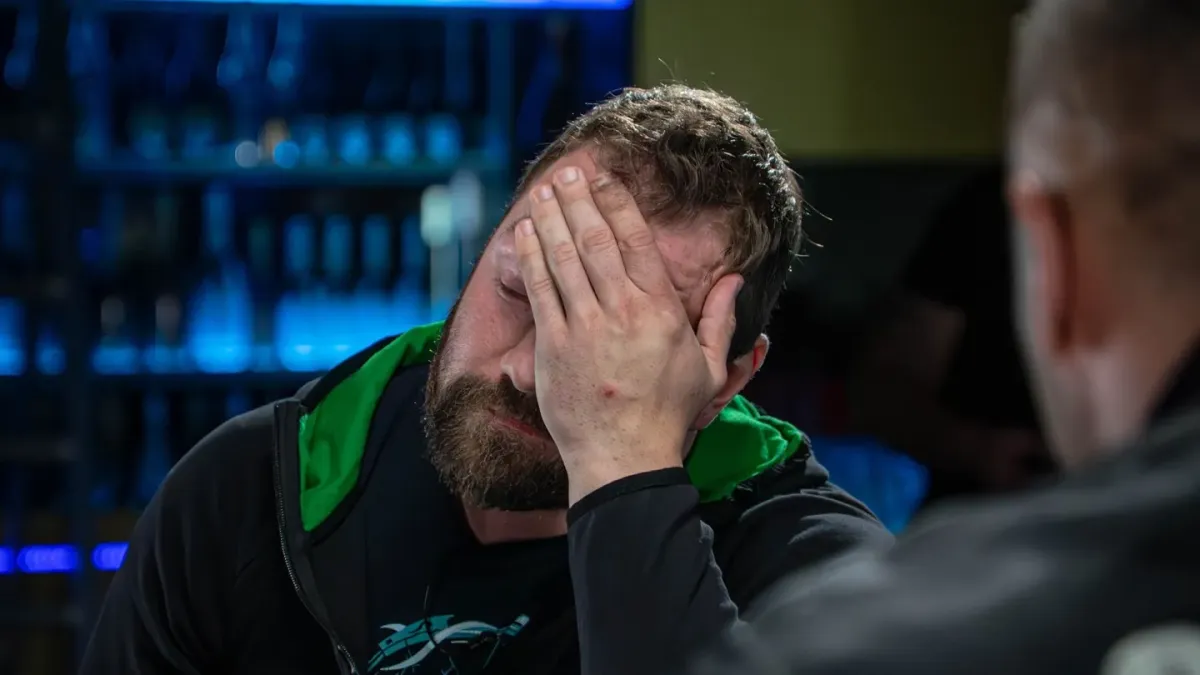 Zklamaný Benda reaguje na zraněného Enžla a nabízí řešení