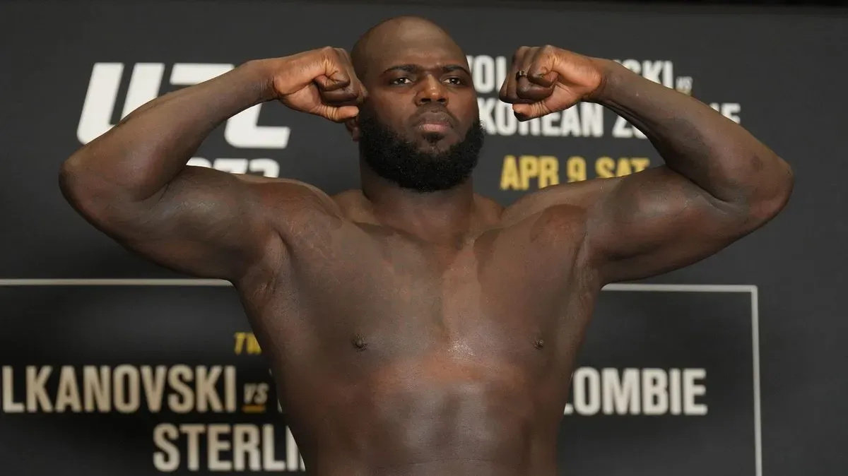 Zkušený bojovník byl zatčen. Během hádky pokousal partnerku