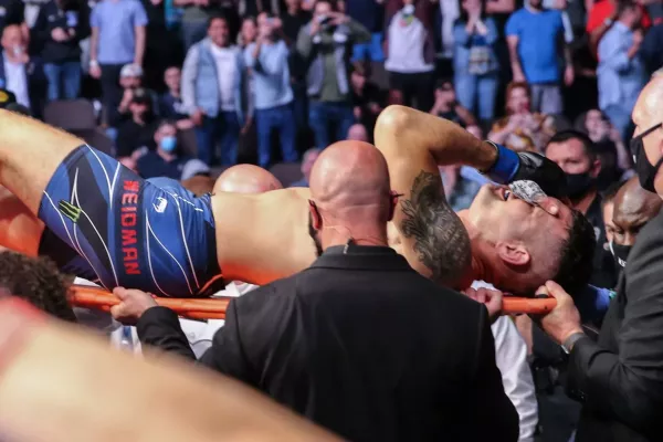 15 způsobů, jak nevyhrát zápas v UFC a zajistit si lůžko v nemocnici