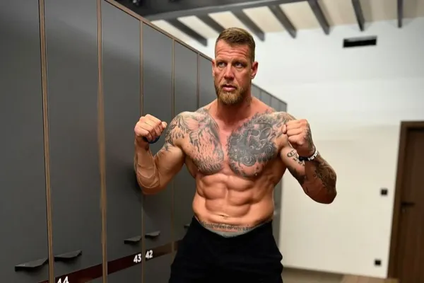 Až to bude mít koule, vrátí se. Už ne jako barová mlátička, ale jako sportovec