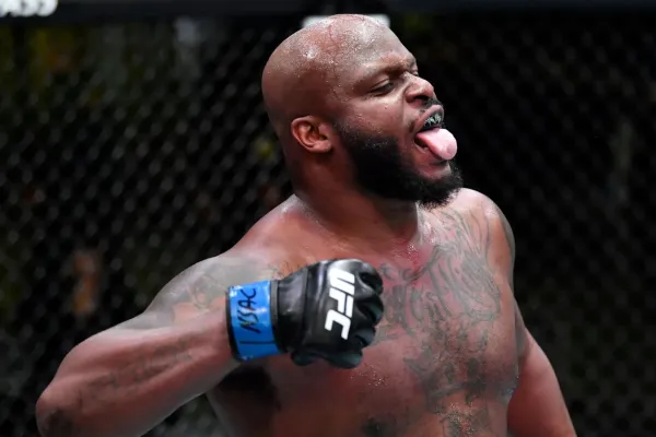 Bestie z UFC má další zářez. Skolila neporaženého obra, pak ukázala holé pozadí