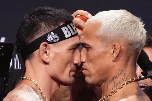 Bitva o největšího drsňáka UFC. Dvě legendy a jeden speciální pás