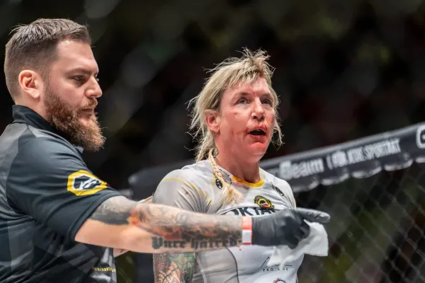 Bojíte se? obořila se houževnatá „babička“ na vedení Oktagonu. Následovala překvapivá reakce