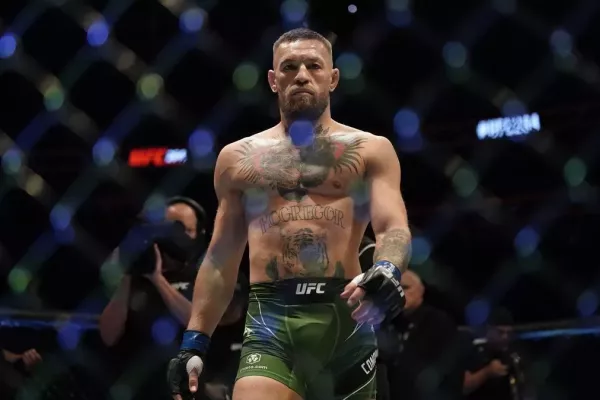 Bojovník McGregor řádil na hřišti. Místo míče trefoval protihráče