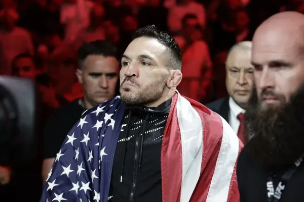Bojuje jako hlupák, pustil se Aspinall do Chandlera. Američan vrací úder