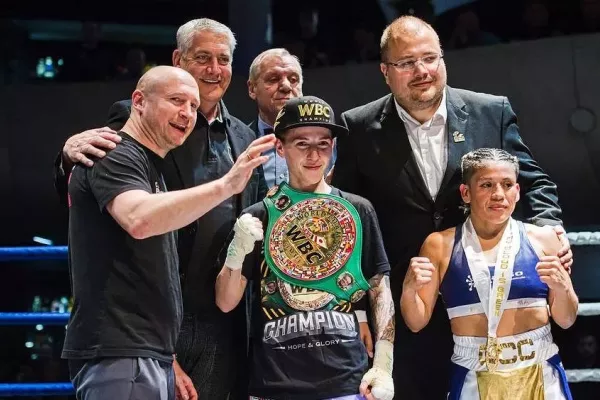 Boxerka Bytyqi počtvrté uhájila mistrovský pás organizace WBC