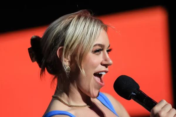 Boxerka dráždí fanoušky v bikinách. Láká na společný trénink