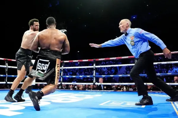 Boxerský svět žasne. Slovenský rodák složil obra, už je hrozbou i pro Usyka