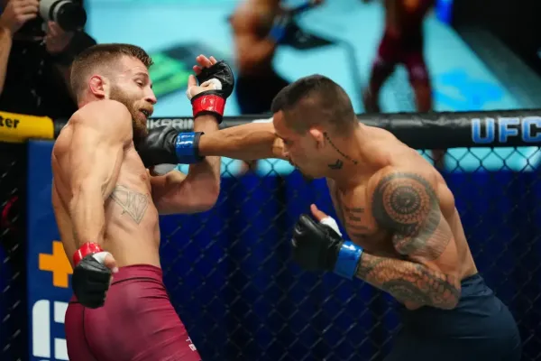 Brazilec během své premiéry v UFC trefil pekelný hák, k zemi padalo bezvládné tělo