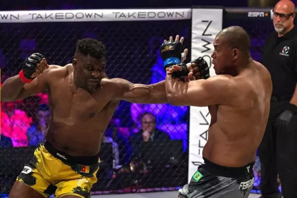 Bušil jako zběsilý. Ngannou se vrátil ve velkém stylu, soupeře seřezal