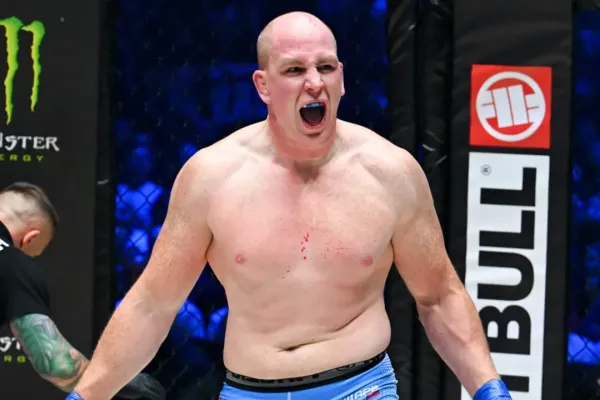 Byl ve speciálních jednotkách. Slovenský obr jde psát historii v KSW