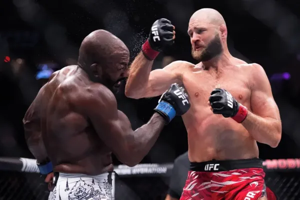 Bylo to bolestivé, přiznal Procházkův rival. Šampion UFC děsí další bijce