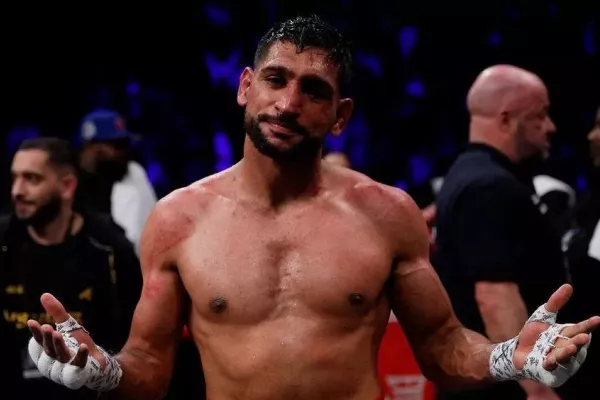 Bývalý boxerský šampion Khan dostal po konci kariéry trest za doping