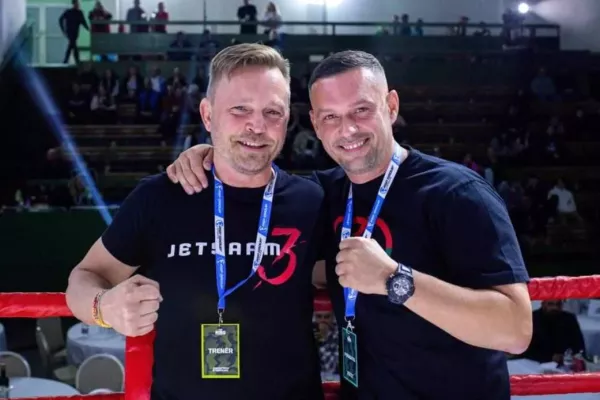 Česká bojová scéna hlásí nečekanou fúzi. Patron Boxing vstupuje do Fusionu