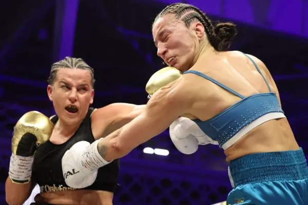 České boxerky bojovaly v Londýně pod organizací Jakea Paula. Kotásková šla o titul