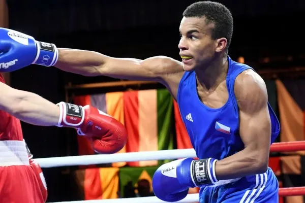 Český boxer Soquessa postoupil na MS do druhého kola