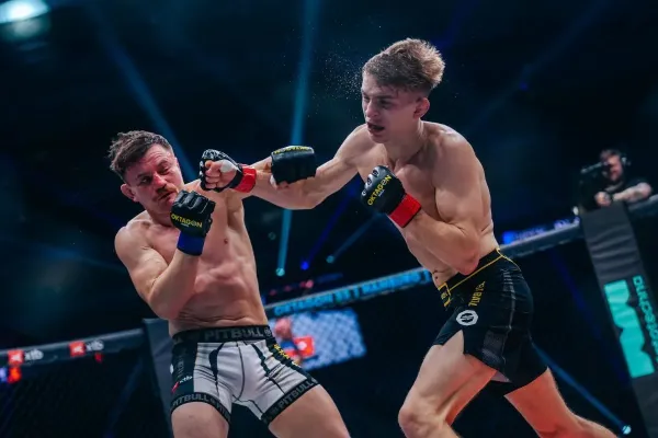 Český mladík přežil tvrdých pět minut a zlomil ostravskou kletbu