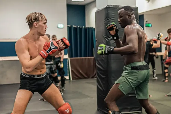 Český talent jen pár dní po vítězství mění rukavice a pravidla. Čeká ho slovenský šampion