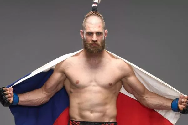 Český válečník uhranul UFC a svět MMA. Procházka, čaroděj s duší a pokorou bojovníka