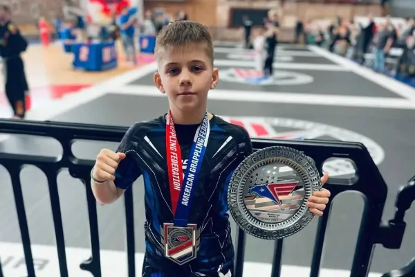Chce vládnout UFC a mít vlastní gym, teď se ovšem mladičký Čech ukáže v Plzni