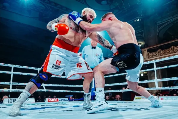 Cverna se chtěl poštípat. V Lucerně to předvedl. Buchtička a KO