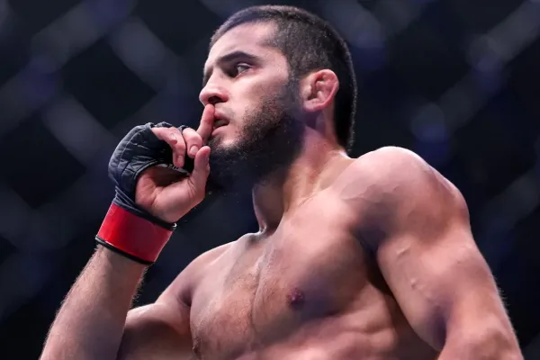 Dobývání vyšších divizí: Šéf UFC oznámil parádní titulové bitvy