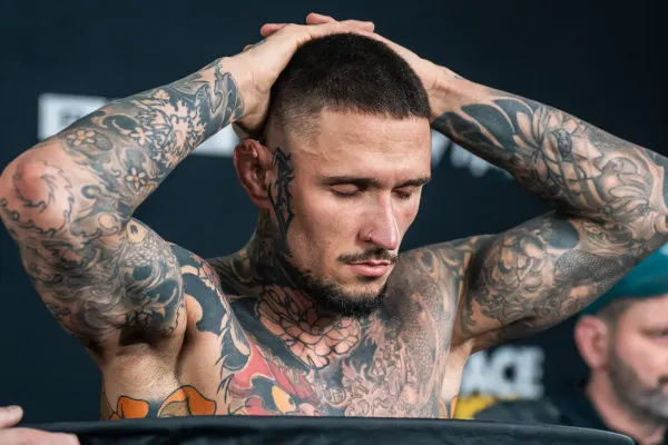 Drama na váze v Oktagonu: Marek Bartl byl na omdlení, výraz promotéra mluvil za vše