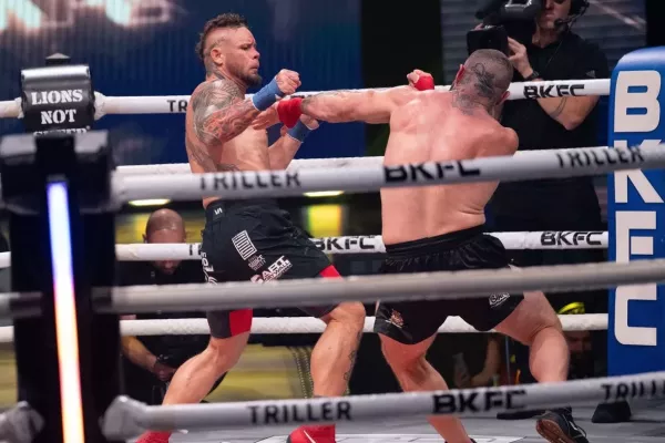 Druhý start v boxu bez rukavic a další rekordní KO. Po neúspěchu v MMA se americký těžkotonážník našel v bare knuckle