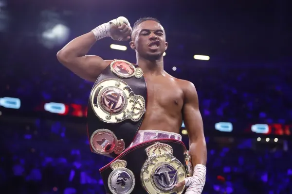 Drzý boxer během večírku provokoval veterána UFC, po tvrdém háku šel k zemi