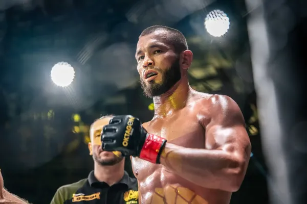 Dusno v Oktagonu: Seberte mu titul, burcuje Muradov