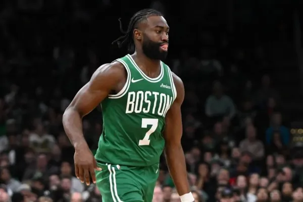 Dvoumetrový obr možná změní sport. Hvězda NBA by ráda zkusila MMA