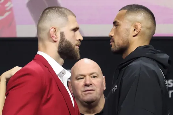 Emoce před bitvou. Procházka sklidil ovace, na soupeře se bučelo