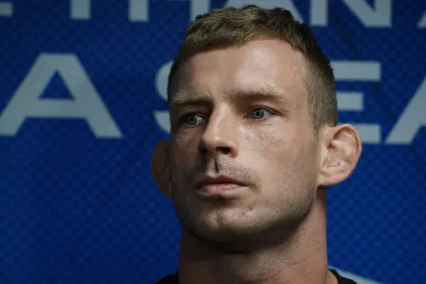 Engizek se po potupné prohře ve finále pyramidy o miliony vymlouval. Jotko se do něj znovu pus