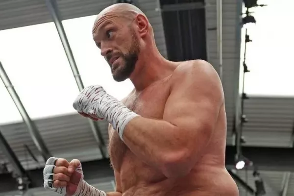 Fury bude v říjnu boxovat s bývalou hvězdou MMA Ngannouem