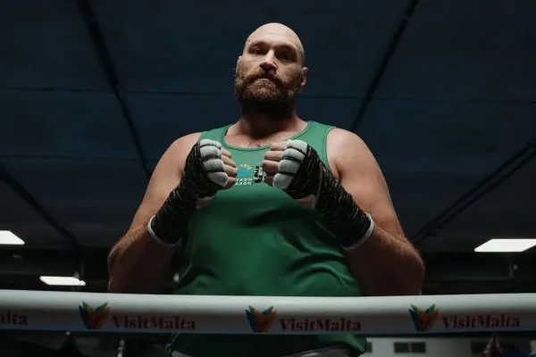 Fury ukázal svaly a dávnou formu. Dostaň se do ní opět a porazíš Usyka, tvrdili fanoušci