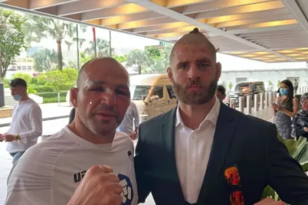 Glover Teixeira a Jiří Procházka reagují na nečekaný vývoj situace v jejich divizi