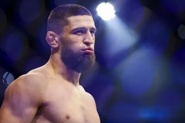 Hladový Chimaev si brzy došlápne na prostořekého Američana, pak možná přijde na řadu Procházka